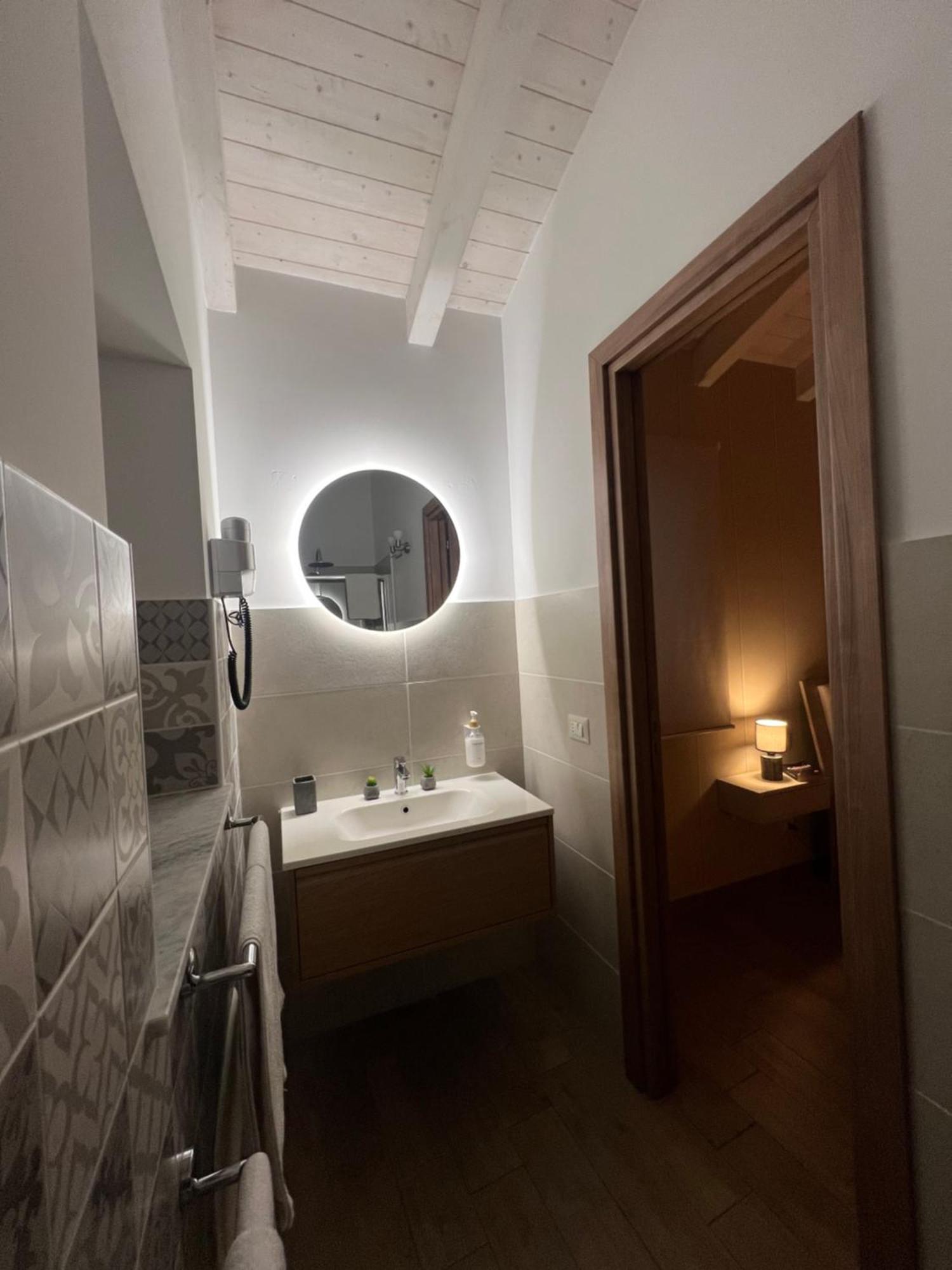 Dimora Del Pescatore - Holiday House เชฟาลู ภายนอก รูปภาพ